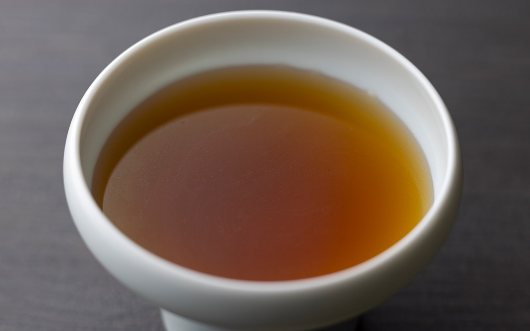 喂养的"近江牛"也名列日本三大和牛之一,是日本最早确立品牌的牛肉